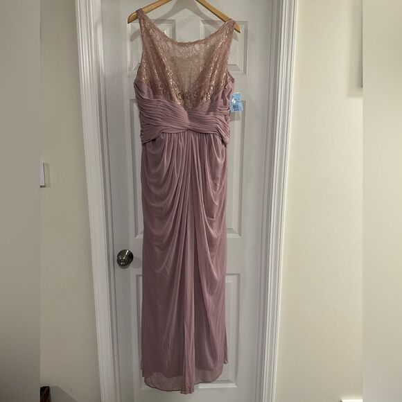 David’s Bridal Bridesmaid Dress in Rose Gold F15749M size 18 NWT - Picture 3 of 7
